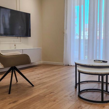 Apartamento Hideaway In The Heart Of Tirana Exterior foto