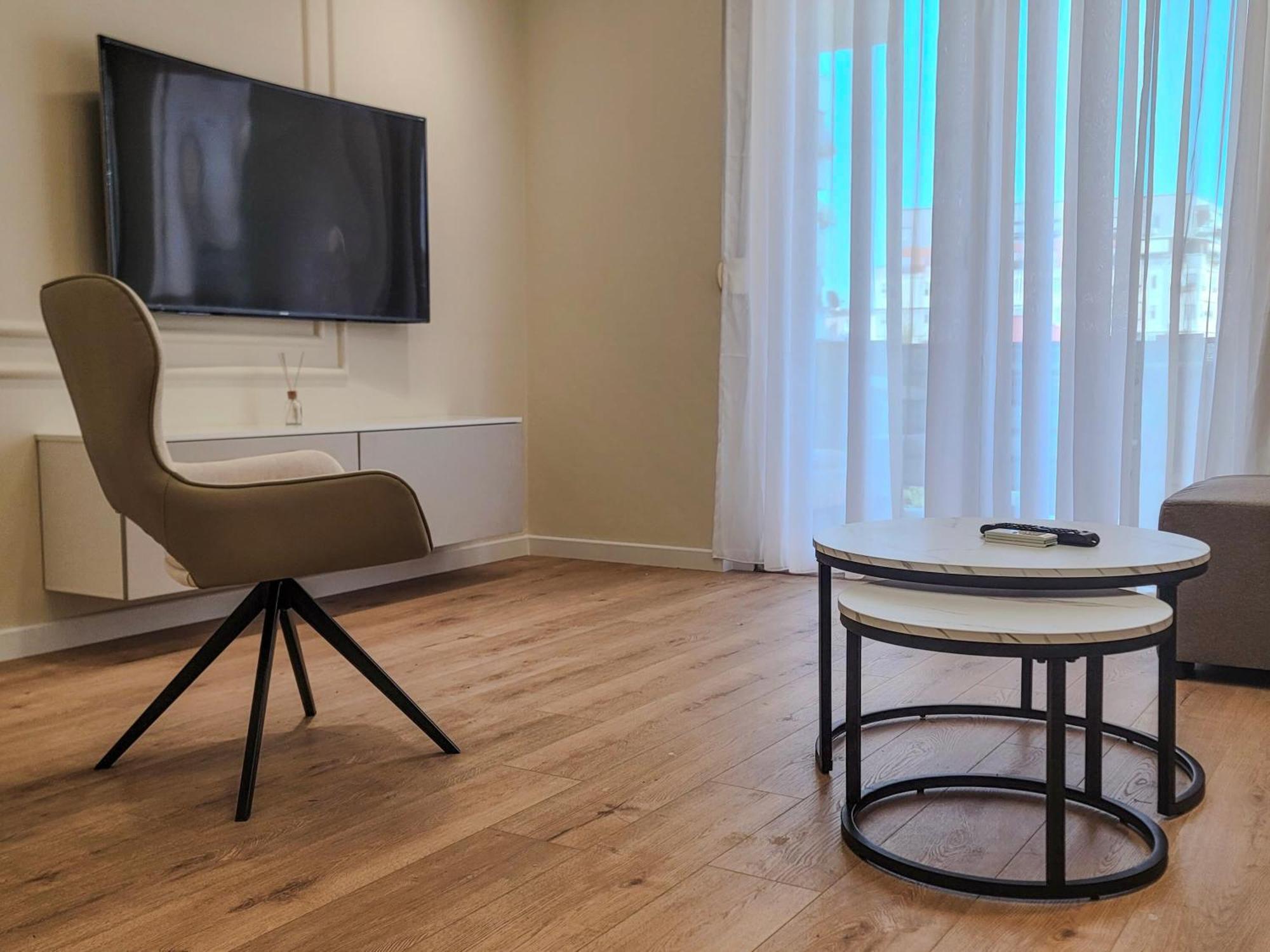 Apartamento Hideaway In The Heart Of Tirana Exterior foto